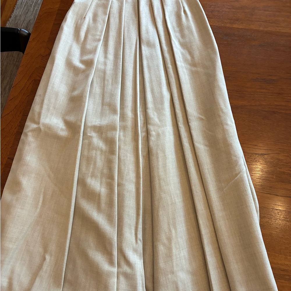 Elegant Cream Women's Skirt